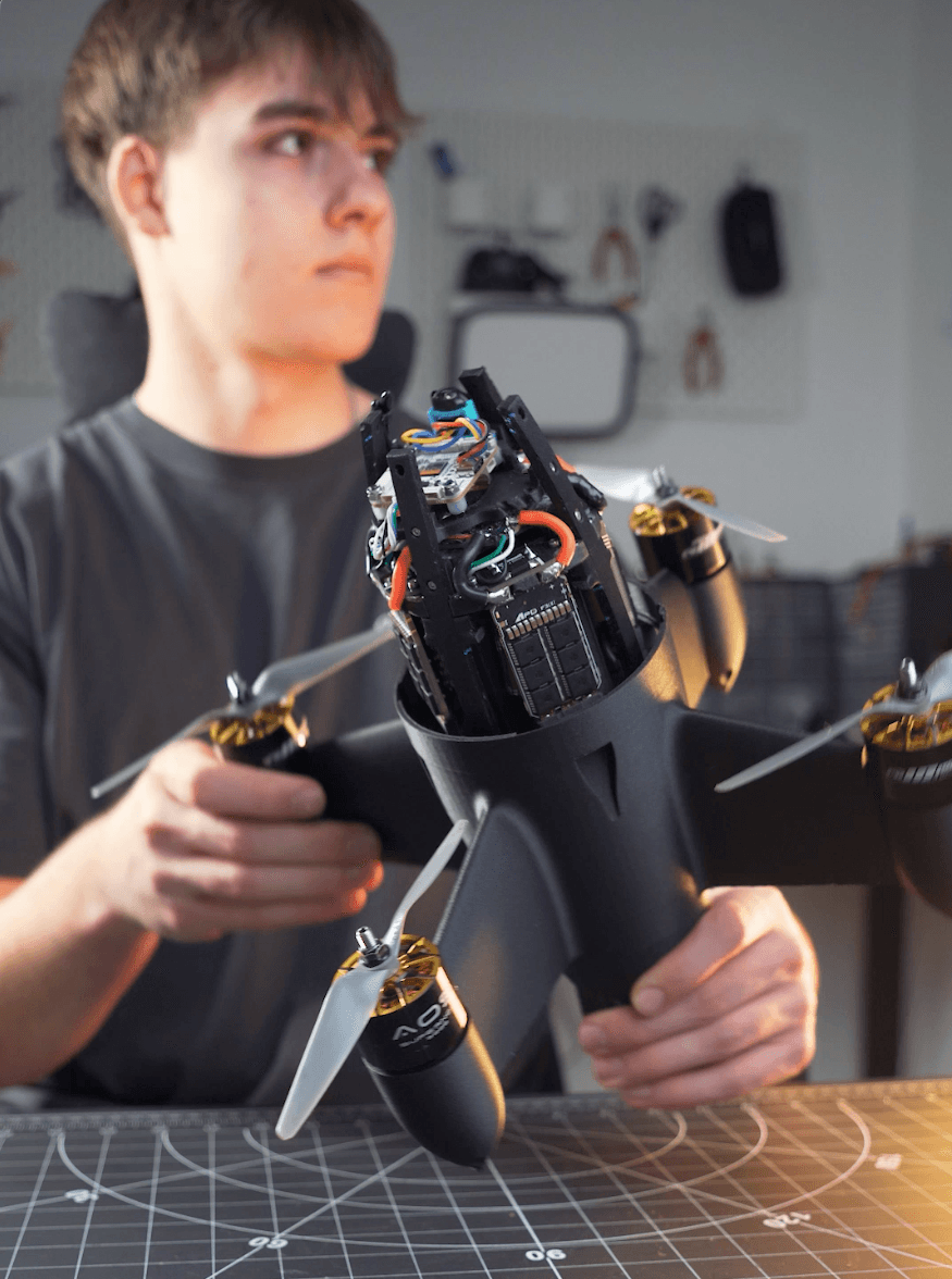 , Lars · Hardware Engineer · 10x
